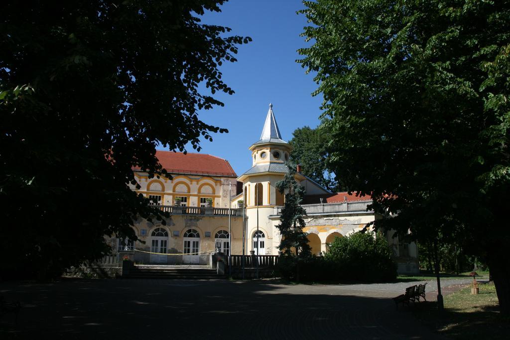 Lola Apartments Banja Koviljača Exterior foto